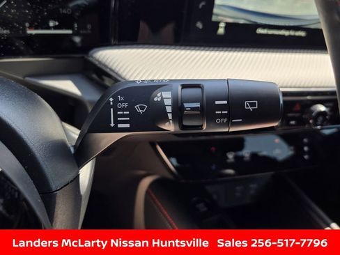 Used 2025 Nissan Kicks SR w/ Illumination Package image 22