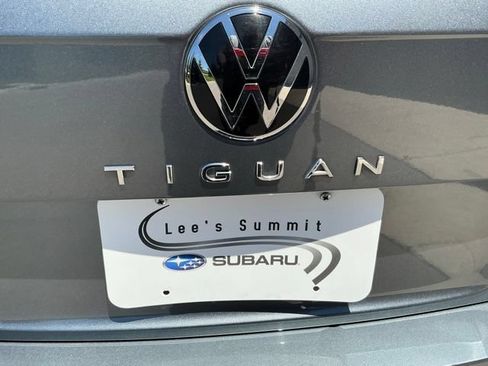 Used 2024 Volkswagen Tiguan SE AWD/4WD image 5