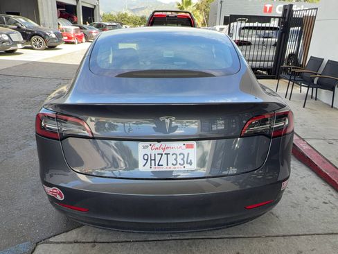 Used 2023 Tesla Model 3 Standard Range image 5