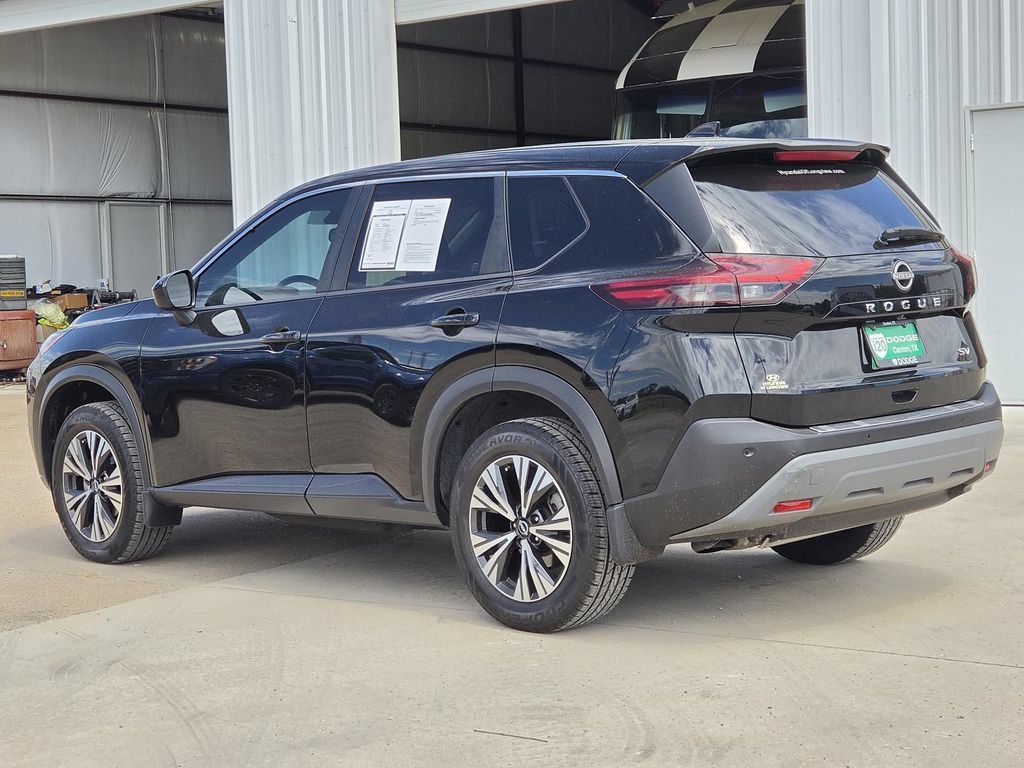 Used 2023 Nissan Rogue SV FWD image 7