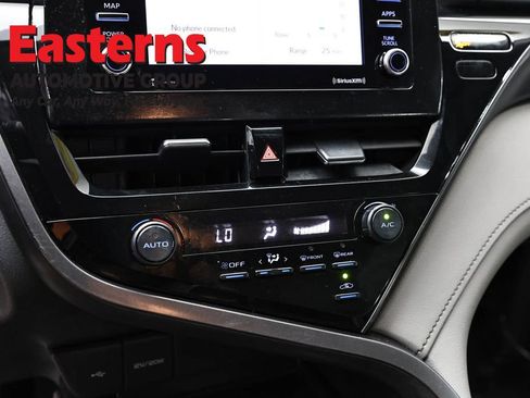 Used 2021 Toyota Camry SE FWD image 20