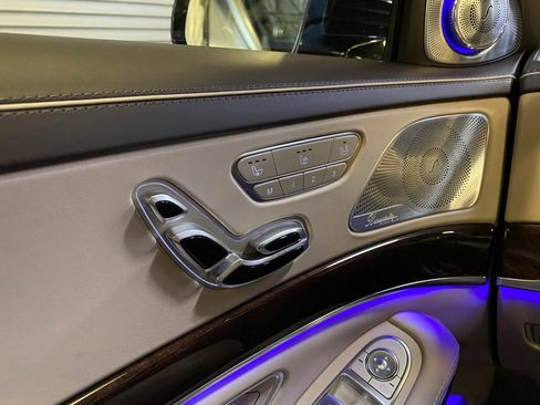 Used 2020 Mercedes-Benz S 560 4MATIC Sedan image 23