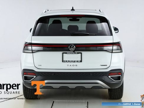Used 2025 Volkswagen Taos SE w/ Panoramic Sunroof Package AWD/4WD image 46
