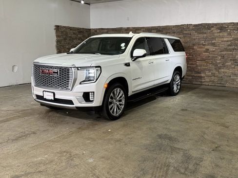 Used 2024 GMC Yukon XL Denali w/ Max Trailering Package image 5