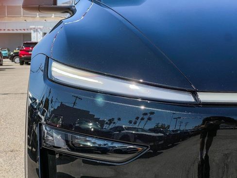 Used 2026 Tesla Model Y 2WD image 4