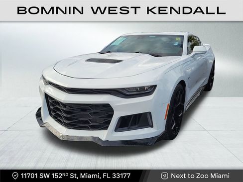 Used 2019 Chevrolet Camaro SS image 2
