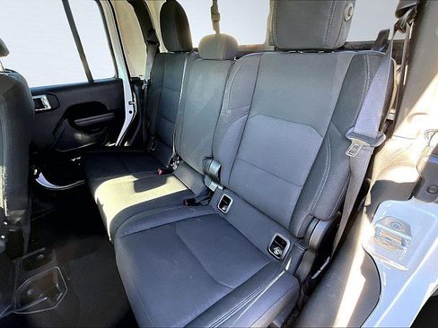 Used 2021 Jeep Gladiator Sport AWD/4WD image 27