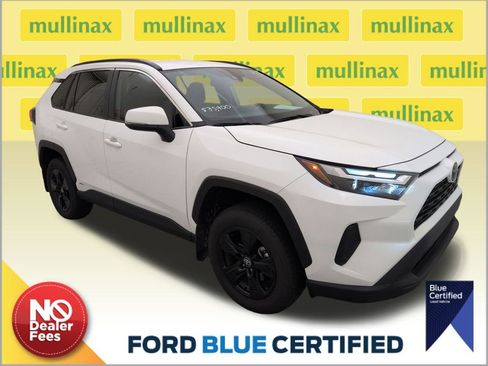 Used 2025 Toyota RAV4 XLE AWD/4WD image 1
