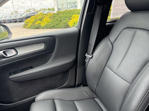 Certified 2026 Volvo XC40 B5 Plus AWD/4WD image 25