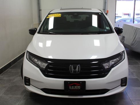 Used 2023 Honda Odyssey Sport image 2