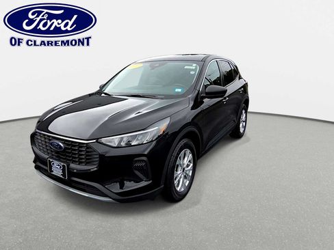 Used 2023 Ford Escape Active w/ Tech Pack #1 AWD/4WD image 3