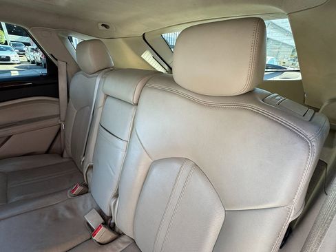 Used 2011 Cadillac SRX Luxury image 15