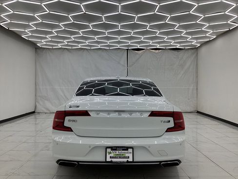 Used 2018 Volvo S90 T6 Inscription image 10