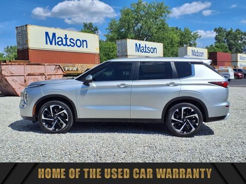 Used 2022 Mitsubishi Outlander SE image 13