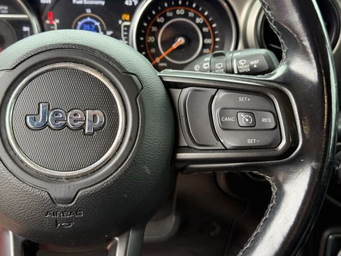 Used 2021 Jeep Wrangler Unlimited Sport AWD/4WD image 16