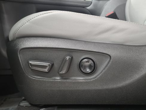 Used 2022 Toyota Sienna Limited AWD/4WD image 30