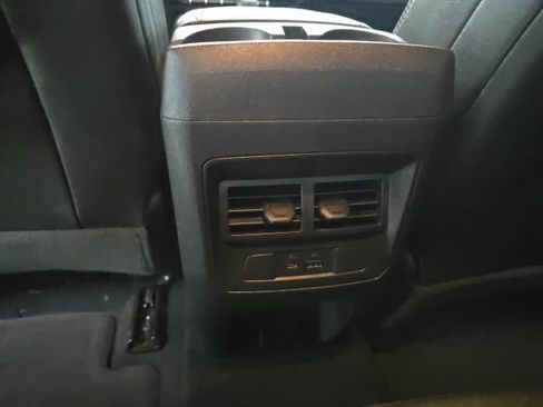 Used 2025 Chevrolet Colorado Z71 w/ Z71 Convenience Package 2 AWD/4WD image 12