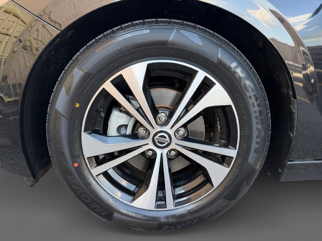Used 2021 Nissan Sentra SV FWD image 11