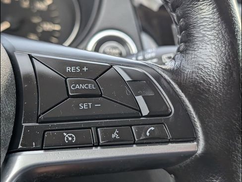 Used 2018 Nissan Rogue SV FWD image 20
