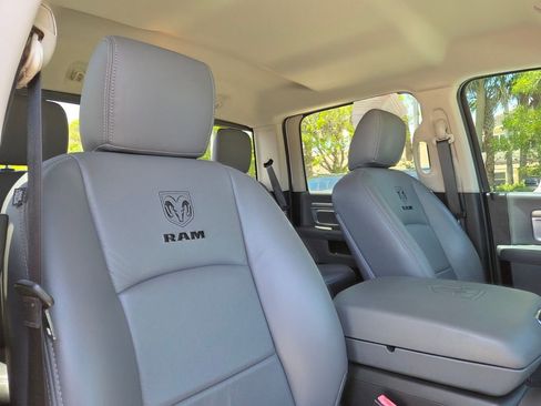 Used 2018 RAM 1500 SLT AWD/4WD image 15