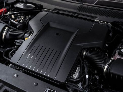 Used 2025 Land Rover Defender 110 image 28