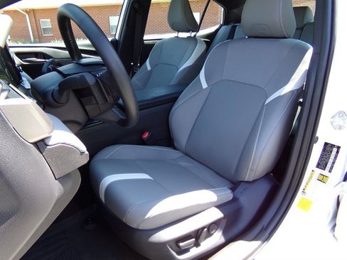 Used 2025 Toyota Camry SE FWD image 20