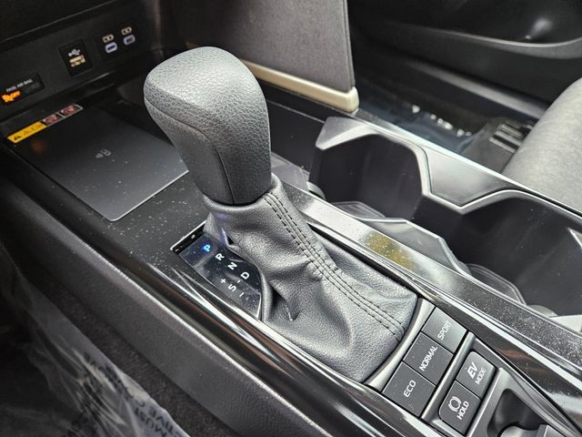 Used 2025 Toyota Camry LE FWD image 30