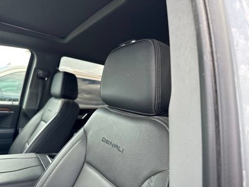 Used 2025 GMC Sierra 1500 Denali w/ Technology Package AWD/4WD image 13