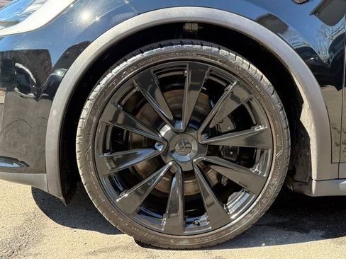 Used 2022 Tesla Model X Plaid image 15