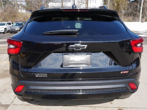 Used 2025 Chevrolet Trax RS image 35