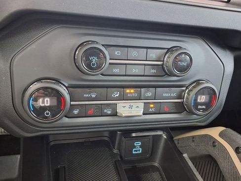 Used 2025 Ford Bronco Badlands w/ Sasquatch Package image 31