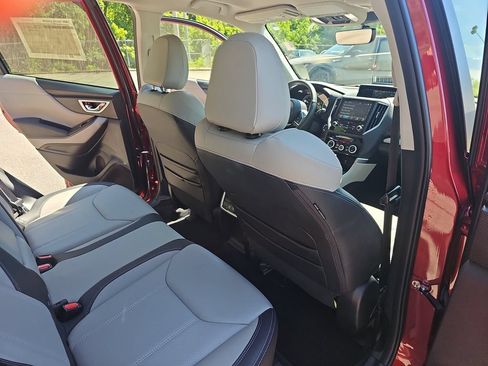 Used 2022 Subaru Forester Limited AWD/4WD image 11