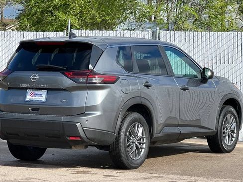 Used 2024 Nissan Rogue S AWD/4WD image 4