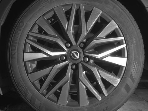 Used 2025 Nissan Altima 2.5 SV image 14