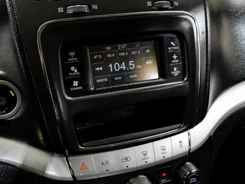 Used 2017 Dodge Journey SE image 27