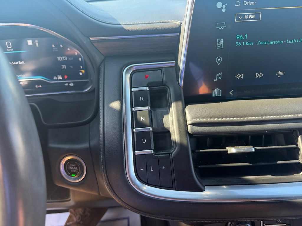 Certified 2022 Chevrolet Tahoe Z71 w/ Luxury Package AWD/4WD image 21