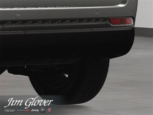 New 2025 Jeep Grand Cherokee Altitude image 20