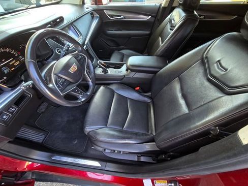Used 2018 Cadillac XT5 Premium Luxury FWD image 21