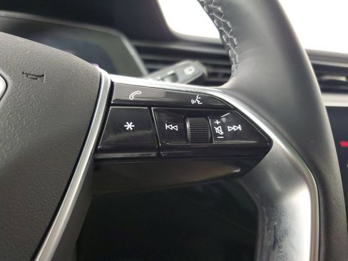 Used 2024 Audi Q8 e-tron Premium Plus w/ Premium Plus Package AWD/4WD image 25