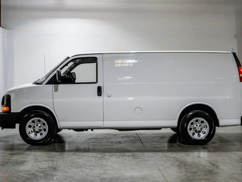 Used 2009 Chevrolet Express 1500 image 24