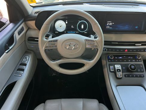 Used 2024 Hyundai Palisade Limited FWD image 15