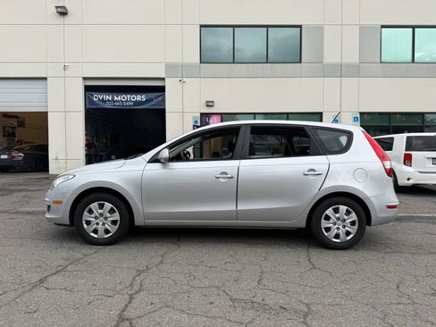 Used 2010 Hyundai Elantra GLS FWD image 9