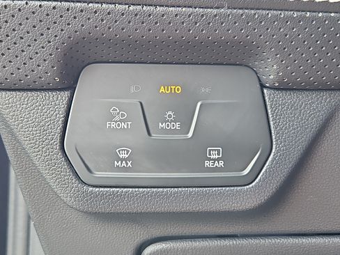 Certified 2024 Volkswagen Atlas SEL AWD/4WD image 12
