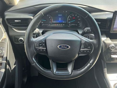 Used 2020 Ford Explorer XLT AWD/4WD image 18