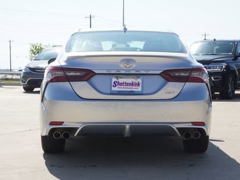 Used 2024 Toyota Camry XSE FWD image 8