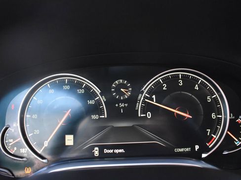 Used 2017 BMW 740i image 18