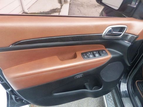 Used 2012 Jeep Grand Cherokee Overland Summit RWD image 18
