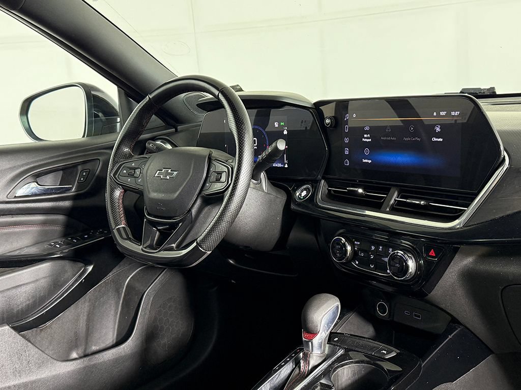 Used 2024 Chevrolet Trax RS FWD image 18