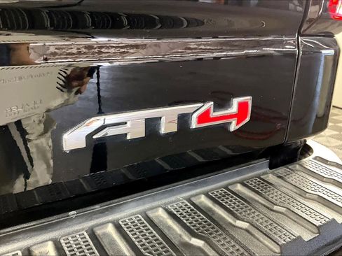 Used 2023 GMC Sierra 1500 AT4 w/ AT4 Premium Package AWD/4WD image 10
