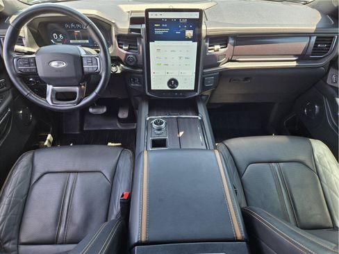 Certified 2022 Ford Expedition Platinum RWD image 24